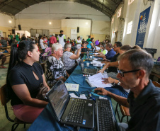 Feira Paraná Cidadão leva serviços gratuitos à população de Campo Magro na região metropolitana de Curitiba. O mutirão oferta  gratuitamente para a população em geral, serviços como a emissão de carteira de identidade, CPF e carteira de trabalho, além da intermediação para vagas de emprego. Também ações em áreas como cidadania, direitos humanos, segurança, educação, saúde, habitação, social, de cultura, esporte e lazer. - Campo Magro, 07/02/2019 -Foto: Geraldo Bubniak/ANPr