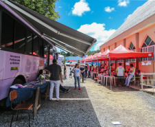 Feira Paraná Cidadão leva serviços gratuitos à população de Campo Magro na região metropolitana de Curitiba. O mutirão oferta  gratuitamente para a população em geral, serviços como a emissão de carteira de identidade, CPF e carteira de trabalho, além da intermediação para vagas de emprego. Também ações em áreas como cidadania, direitos humanos, segurança, educação, saúde, habitação, social, de cultura, esporte e lazer. - Campo Magro, 07/02/2019 -Foto: Geraldo Bubniak/ANPr