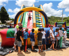 Feira Paraná Cidadão leva serviços gratuitos à população de Campo Magro na região metropolitana de Curitiba. O mutirão oferta  gratuitamente para a população em geral, serviços como a emissão de carteira de identidade, CPF e carteira de trabalho, além da intermediação para vagas de emprego. Também ações em áreas como cidadania, direitos humanos, segurança, educação, saúde, habitação, social, de cultura, esporte e lazer. - Campo Magro, 07/02/2019 -Foto: Geraldo Bubniak/ANPr