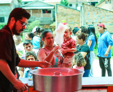 Feira Paraná Cidadão leva serviços gratuitos à população de Campo Magro na região metropolitana de Curitiba. O mutirão oferta  gratuitamente para a população em geral, serviços como a emissão de carteira de identidade, CPF e carteira de trabalho, além da intermediação para vagas de emprego. Também ações em áreas como cidadania, direitos humanos, segurança, educação, saúde, habitação, social, de cultura, esporte e lazer. - Campo Magro, 07/02/2019 -Foto: Geraldo Bubniak/ANPr