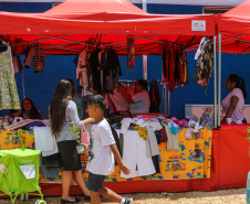 Feira Paraná Cidadão leva serviços gratuitos à população de Campo Magro na região metropolitana de Curitiba. O mutirão oferta  gratuitamente para a população em geral, serviços como a emissão de carteira de identidade, CPF e carteira de trabalho, além da intermediação para vagas de emprego. Também ações em áreas como cidadania, direitos humanos, segurança, educação, saúde, habitação, social, de cultura, esporte e lazer. - Campo Magro, 07/02/2019 -Foto: Geraldo Bubniak/ANPr