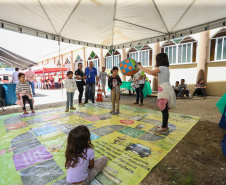 Feira Paraná Cidadão leva serviços gratuitos à população de Campo Magro na região metropolitana de Curitiba. O mutirão oferta  gratuitamente para a população em geral, serviços como a emissão de carteira de identidade, CPF e carteira de trabalho, além da intermediação para vagas de emprego. Também ações em áreas como cidadania, direitos humanos, segurança, educação, saúde, habitação, social, de cultura, esporte e lazer. - Campo Magro, 07/02/2019 -Foto: Geraldo Bubniak/ANPr
