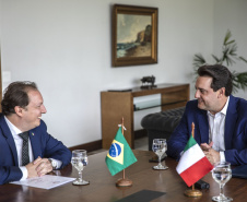 Governador Carlos Massa Ratinho Junior, recebe o Consul da Itália em Curitiba, Raffaele Festa. Curitiba, 11/02/2019. Foto: Maurilio Cheli/ANPr