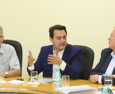 O governador Carlos Massa Ratinho Junior participou nesta segunda-feira (11) da primeira reunião ordinária de 2019 da diretoria da Organização das Cooperativas do Estado do Paraná (Ocepar), na sede da entidade, em Curitiba.  -  Curitiba, 11/02/2019. Foto: Rodrigo Felix Leal/ANPr