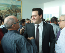 O governador Carlos Massa Ratinho Junior  deu posse, em cerimônia no Palácio Iguaçu, ao secretário de Estado do Desenvolvimento Sustentável e Turismo, Marcio Nunes, e aos presidentes das autarquias vinculadas à pasta. Foram empossados os presidentes do Instituto Água e Terra, Everton Souza; do Simepar, Eduardo Alvin; da Paraná Desenvolvimento, Eduardo Bekin; e da Paraná Turismo, João Jacob Mehl.  -  Curitiba, 12/02/2019  -  Foto: Rodrigo Félix Leal/ANPr