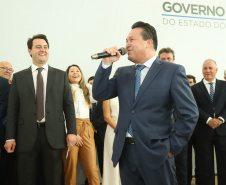 O governador Carlos Massa Ratinho Junior  deu posse, em cerimônia no Palácio Iguaçu, ao secretário de Estado do Desenvolvimento Sustentável e Turismo, Marcio Nunes, e aos presidentes das autarquias vinculadas à pasta. Foram empossados os presidentes do Instituto Água e Terra, Everton Souza; do Simepar, Eduardo Alvin; da Paraná Desenvolvimento, Eduardo Bekin; e da Paraná Turismo, João Jacob Mehl.  -  Curitiba, 12/02/2019  -  Foto: Rodrigo Félix Leal/ANPr