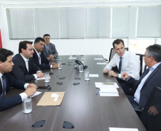 Governador Carlos Massa Ratinho Júnior durante reunião com o secretário nacional da Aviação Civil, Ronei Saggioro Glanzmann. No encontro, foi confirmado o investimento de R$ 35 milhões em infraestrutura do Aeroporto Municipal de Ponta Grossa.  O prefeito de Ponta Grossa, Marcelo Rangel, e o secretário de Estado da Infraestrutura e Logística, Sandro Alex, participaram da reunião. - Brasília, 12/02/2019  -  Foto: Rodrigo Félix Leal