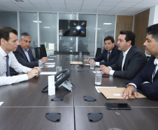 Governador Carlos Massa Ratinho Júnior durante reunião com o secretário nacional da Aviação Civil, Ronei Saggioro Glanzmann. No encontro, foi confirmado o investimento de R$ 35 milhões em infraestrutura do Aeroporto Municipal de Ponta Grossa.  O prefeito de Ponta Grossa, Marcelo Rangel, e o secretário de Estado da Infraestrutura e Logística, Sandro Alex, participaram da reunião. - Brasília, 12/02/2019  -  Foto: Rodrigo Félix Leal