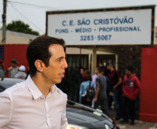 O secretário de Educação Renato Feder em visita na Escola Estadual São Cristóvão no início do ano letivo. Curitiba, 14/02/2019 -  Foto: Geraldo Bubniak/ANPr