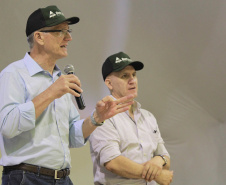 O secretário estadual da Agricultura e do Abastecimento Norberto Ortigara reforçou o apoio do Governo do Paraná para pequenos produtores em dois eventos na quarta-feira (13). DIA DE CAMPO NA LAPA - Na Lapa, Ortigara participou da abertura do Dia de Campo da Cooperativa Agroindustrial Bom Jesus, evento destinado à troca de experiências e transferência de tecnologia, que deve receber, até sexta-feira, mais de seis mil associados.  Lapa, 13/02/2019  -  Foto: Gisele Barão/SEAB
