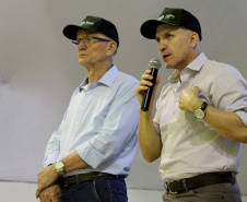 O secretário estadual da Agricultura e do Abastecimento Norberto Ortigara reforçou o apoio do Governo do Paraná para pequenos produtores em dois eventos na quarta-feira (13). DIA DE CAMPO NA LAPA -  Na Lapa, Ortigara participou da abertura do Dia de Campo da Cooperativa Agroindustrial Bom Jesus, evento destinado à troca de experiências e transferência de tecnologia, que deve receber, até sexta-feira, mais de seis mil associados.  Lapa, 13/02/2019  - Foto: Gisele Barão/SEAB