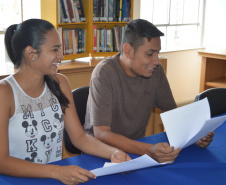 Em pouco mais de dois anos de funcionamento, 2.108 estrangeiros que buscam uma nova oportunidade de vida no Brasil foram atendidos no Centro de Informação para Migrantes, Refugiados e Apátridas do Paraná (Ceim-PR). Na foto, Miguel Leonardo Guevo Rodriguez e Yosmary Del Carmo Perez. Foto:Kerem Bomfim