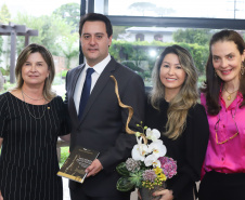 O governador Carlos Massa Ratinho Junior afirmou nesta sexta-feira (15) que o Governo do Estado vai incentivar negócios administrados por mulheres. Ele participou, em Curitiba, do encontro do grupo MEX Brasil – Espaço Mulheres Executivas e falou sobre o fortalecimento de linhas de crédito voltadas para o empreendedorismo feminino. Curitiba, 15/02/2019. Foto: Rodrigo Felix Leal/ANPr