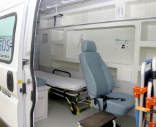 Uma cerimônia realizada nesta sexta-feira (15) em Capanema, no Sudoeste do Paraná, oficializou a entrega de uma Unidade de Saúde, uma UTI Móvel, equipamentos de fisioterapia e um ônibus de 40 lugares para a população local
