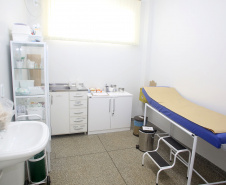 Uma cerimônia realizada nesta sexta-feira (15) em Capanema, no Sudoeste do Paraná, oficializou a entrega de uma Unidade de Saúde, uma UTI Móvel, equipamentos de fisioterapia e um ônibus de 40 lugares para a população local