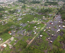 Cerca de 100 pessoas ficaram desalojadas em Guaratuba, no Litoral do Estado, em função das fortes chuvas que atingem a região desde sexta-feira (15). A Defesa Civil estima que cerca de 40 famílias estejam desalojadas em função dos alagamentos que ocorreram no município.   -  Guaratuba, 17/02/2019  -  Foto: Defesa Civil do Governo do Paraná