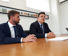 Reunião entre a Secretaria de Estado da Comunicação Social e a Controladoria Geral do Estado (CGE) sobre o Portal da Transparência. Participaram pela Secretaria da Comunicação Social o diretor-geral Fabrício Ferreira; e Úrsula Poli e Jomara Totzek da equipe de Marketing. Pela CGE, além de Siqueira, estavam presentes o diretor de Transparência e Controle Social da CGE, Matheus Klaus Gruber; e a coordenadora de Transparência, Thays Kruk da Rocha.  -  Curitiba, 15/02/2018  -  Foto: Divulgação ANPr