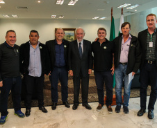 O governador em exercício Darci Piana recebe representantes SINDARUC ( Sindicatos Permissionários Centrais Abastecimento Alimentos) e o presidente da Ceasa, nesta quarta-feira (27) no Palácio Iguaçu.  Curitiba, 27/02/2019 -  Foto: Geraldo Bubniak/ANPr