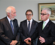 O governador em exercício Darci Piana recebe Presidente Cassio Telles e representates da OAB-PR, nesta quarta-feira (27) no Palácio Iguaçu.  O pedido de providencias  na PR-280 no sudoeste do Estado. Curitiba, 27/02/2019 -  Foto: Geraldo Bubniak/ANPr