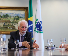 O governador em exercício Darci Piana recebe o presidente da Paraná Turismo, João Jacob Mehl  e representantes do G5 nesta quinta-feira (7) no Palácio Iguaçu.   Curitiba, 07/03/2019 -  Foto: Geraldo Bubniak/ANPr