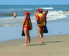 O Carnaval 2019 no Litoral do estado foi repleto de opções de lazer e de serviços gratuitos para os veranistas durante o feriado prolongado. Na área de segurança pública, houve redução dos casos de furtos (10%) e mais encaminhamentos (37,50%) por conta do aumento de abordagens (63,67%).  -  Litoral do Paraná, 05/03/2019  -  Foto: Soldado Amanda Morais