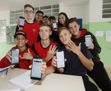 Em dois anos, o Colégio Estadual Frederico Guilherme Giese, em Piên (na Região Metropolitana de Curitiba), viveu uma transformação: a nota do Índice de Desenvolvimento da Educação Básica (Ideb) aumentou de 3,8 para 5,4 enquanto a evasão escolar despencou de 15% para 7%. Os resultados foram obtidos, respectivamente, no Ideb de 2015 e 2017. Foto: Arnaldo Alves/ANPr