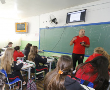Para o diretor do colégio, Josias Terres, a equação “mais aprendizagem e mais alunos em sala de aula” resultou positiva graças à implantação da cultura digital no cotidiano escolar, por meio do uso pedagógico de recursos tecnológicos. Foto: Arnaldo Alves/ANPr