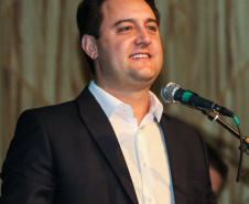 O governador Carlos Massa Ratinho Junior na apresentação das diretrizes da Celepar nesta sexta-feira (15) no Teatro Bom Jesus em Curitiba.   Curitiba, 15/03/2019 -  Foto: Geraldo Bubniak/ANPr