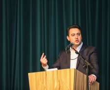 O governador Carlos Massa Ratinho Junior na apresentação das diretrizes da Celepar nesta sexta-feira (15) no Teatro Bom Jesus em Curitiba.   Curitiba, 15/03/2019 -  Foto: Geraldo Bubniak/ANPr