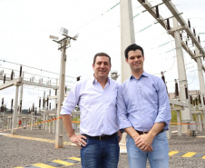 O presidente da Copel, Daniel Pimentel Slaviero, inaugurou nesta sexta-feira (15) a subestação de energia Bituruna, no Centro-Sul do Estado. A nova unidade é resultado de investimentos de R$ 40 milhões e beneficia diretamente 60 mil pessoas dos municípios de Bituruna e Cruz Machado e, no futuro, parte de Porto Vitória e Pinhão. O diretor de Distribuição da Copel, Maximiliano Orfali, participou da solenidade. Foto: Divulgação/Copel