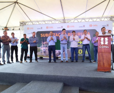O presidente da Copel, Daniel Pimentel Slaviero, inaugurou nesta sexta-feira (15) a subestação de energia Bituruna, no Centro-Sul do Estado. A nova unidade é resultado de investimentos de R$ 40 milhões e beneficia diretamente 60 mil pessoas dos municípios de Bituruna e Cruz Machado e, no futuro, parte de Porto Vitória e Pinhão. O diretor de Distribuição da Copel, Maximiliano Orfali, participou da solenidade. Foto: Divulgação/Copel