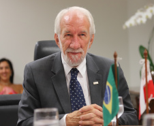 O Governo do Paraná quer estreitar as relações culturais e comerciais com a Polônia. O vice-governador Darci Piana recebeu nesta segunda-feira (18) a cônsul do país em Curitiba, Dorota Bogutyn, e uma comitiva da cidade de Pozna&#324;, formada pelo prefeito Jan Grabkowski Starosta e membros das secretarias da prefeitura.  -  Curitiba, 18/03/2019  -  Foto: José Fernando Ogura/ANPr