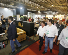O governador Carlos Massa Ratinho Junior esteve nesta quarta-feira (20) na 12ª edição da Movelpar? Feira de Móveis do Paraná, em Arapongas, Norte do Estado, e destacou a importância da indústria moveleira para a economia paranaense.  -  Arapongas, 20/03/2019  -  Foto: Arnaldo Alves/ANPr