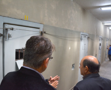 O Complexo Penitenciário de Piraquara, localizado na Região Metropolitana de Curitiba e considerado o maior do Estado, com cerca de 7 mil presos, passa por obras de ampliação para a criação de novas vagas no sistema prisional e os projetos que objetivam a ressocialização do preso