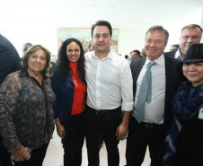 O governador Carlos Massa Ratinho Junior assinou nesta quarta-feira (27) uma série de convênios que beneficiarão crianças, famílias e pessoas com deficiências física e mental
