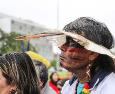 O Chefe de Gabinete do Governador Ratinho Junior,  Daniel Vilas Bôas Rocha  e o secretario de Comunicação do Estado, Hudson José estiveram com integrantes da aldeia Tupã Nhe´é Kretã, que fazem protesto nacional contrário à extinção da Secretaria Especial de Saúde Indígena (Sesai), unidade vinculada ao Ministério da Saúde em frente ao Palacio Iguacu.  O governador do Estado cumpre agenda em São Paulo nesta quinta-feira. Curitiba, 28/03/2019 -  Foto: Geraldo Bubniak/ANPr