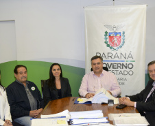O secretário estadual de Saúde, Beto Preto, assinou liberação de recursos de R$ 1.161 milhão para o Hospital Regional do Sudoeste, que fica em Francisco Beltrão e faz parte da rede de unidades próprias do estado do Paraná, sendo administrado pela Funeas ? Fundação Estatal de Atenção em Saúde do Estado do Paraná.  -  Curitiba, 29/03/2019  -  Foto: Americo Antonio/SESA