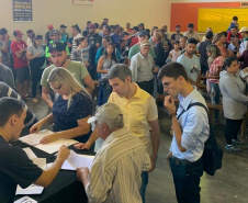 A Coordenação da Região Metropolitana de Curitiba (Comec) participou na manhã deste sábado(30), em Campo Magro, do 1º Fórum Municipal de Regularização Fundiária organizado pelo município. As famílias foram convocadas pela prefeitura já munidos dos documentos pessoais e eventualmente do imóvel que ocupam.  -  Campo Magro, 30/03/2019  -  Foto: Divulgação Comec