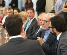 O governador Carlos Massa Ratinho Junior anunciou a redução nas taxas de juros das operações de crédito da Fomento Paraná, instituição financeira estadual que oferece crédito a empreendedores.  -  Curitiba, 03/04/2019  -  Foto: Rodrigo Félix Leal/ANPr