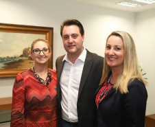 O governador Carlos Massa Ratinho Junior anunciou a redução nas taxas de juros das operações de crédito da Fomento Paraná, instituição financeira estadual que oferece crédito a empreendedores.  -  Curitiba, 03/04/2019  -  Foto: Rodrigo Félix Leal/ANPr