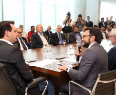 O governador Carlos Massa Ratinho Junior anunciou a redução nas taxas de juros das operações de crédito da Fomento Paraná, instituição financeira estadual que oferece crédito a empreendedores. - Curitiba, 03/04/2019  -  Foto: Gilson Abreu/ANPr