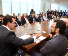 O governador Carlos Massa Ratinho Junior anunciou a redução nas taxas de juros das operações de crédito da Fomento Paraná, instituição financeira estadual que oferece crédito a empreendedores. - Curitiba, 03/04/2019  -  Foto: Gilson Abreu/ANPr