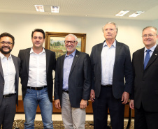 O governador Carlos Massa Ratinho Junior anunciou a redução nas taxas de juros das operações de crédito da Fomento Paraná, instituição financeira estadual que oferece crédito a empreendedores. - Curitiba, 03/04/2019  -  Foto: Gilson Abreu/ANPr