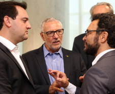 O governador Carlos Massa Ratinho Junior anunciou a redução nas taxas de juros das operações de crédito da Fomento Paraná, instituição financeira estadual que oferece crédito a empreendedores. - Curitiba, 03/04/2019  -  Foto: Gilson Abreu/ANPr