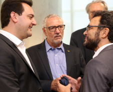 O governador Carlos Massa Ratinho Junior anunciou a redução nas taxas de juros das operações de crédito da Fomento Paraná, instituição financeira estadual que oferece crédito a empreendedores. - Curitiba, 03/04/2019  -  Foto: Gilson Abreu/ANPr