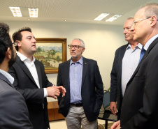 O governador Carlos Massa Ratinho Junior anunciou a redução nas taxas de juros das operações de crédito da Fomento Paraná, instituição financeira estadual que oferece crédito a empreendedores. - Curitiba, 03/04/2019  -  Foto: Gilson Abreu/ANPr
