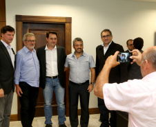 O governador Carlos Massa Ratinho Junior anunciou a redução nas taxas de juros das operações de crédito da Fomento Paraná, instituição financeira estadual que oferece crédito a empreendedores. - Curitiba, 03/04/2019  -  Foto: Gilson Abreu/ANPr
