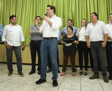 O município de Mauá da Serra, no Vale do Ivaí, ganhará uma nova escola estadual. O governador Carlos Massa Ratinho Junior esteve no município nesta quarta-feira (10) para assinar a ordem de serviço para a construção do Colégio Estadual Vilson Miranda, que terá capacidade para 840 estudantes. O investimento é de R$ 5 milhões.  -  Mauá da Serra, 10/04/2019  -  Foto: Rodrigo Félix Leal/ANPr