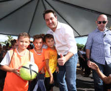 A população de Faxinal, no Vale do Ivaí, ganhou nesta quarta-feira (10)  o espaço Meu Campinho, destinado à prática de atividades de esporte e de lazer, principalmente para crianças e adolescentes