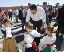 o Governador Carlos Massa Ratinho Junior participa da implantação do Programa Criança Feliz, do Governo Federal. Presentes na solenidade: ministro da Cidadania, Osmar Terra; primeira dama, Luciana Saito Massa; secretário da Justiça Família e Trabalho, Ney Leprevost; entre outros.Curitiba, 18-04-19.Foto: Arnaldo Alves / ANPr.